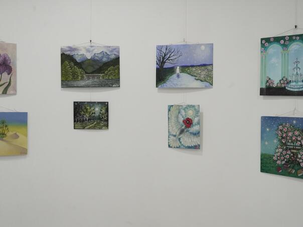 Umjetnost kao izraz unutrašnjeg svijeta: Izložba maturantica Medrese oduševila Mostar