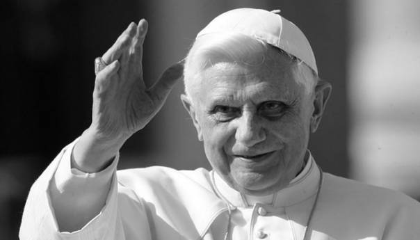 Umro bivši papa Benedikt XVI.