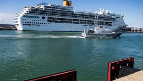 UN: Do 200 hiljada pomoraca zatočeno je na brodovima zbog pandemije