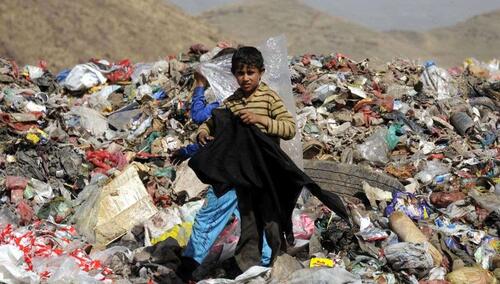 UN prisiljen smanjiti pomoć u hrani milionima gladnih Jemenaca