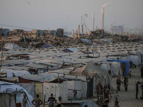 UN: Skoro 300 hiljada domova uništeno u Gazi, porodice zimu dočekuju u šatorima