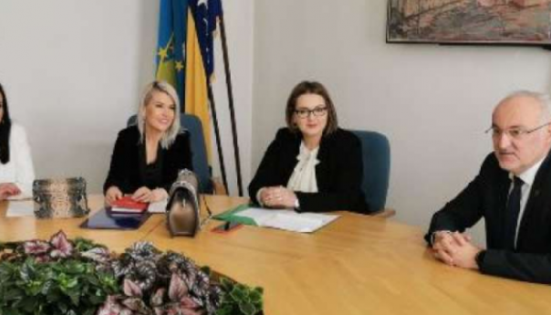 Unapređenje saradnje vlada i privrednih komora ZDK i Tuzlanskog kantona