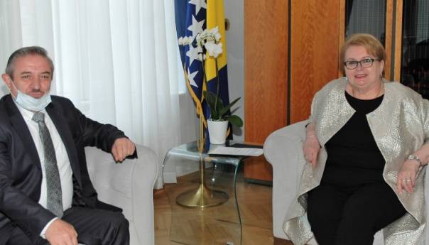 Unaprijediti saradnju, posebno u oblasti ekonomije