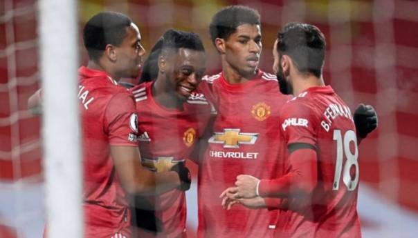 United pobijedio Aston Villu i izjednačio se s Liverpoolom na vrhu Premiershipa