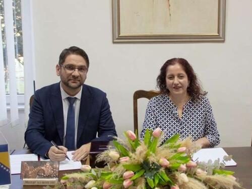 Univerzitet 'Džemal Bijedić' i Merhamet potpisali sporazum o saradnji