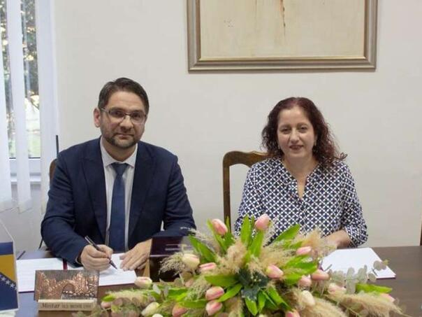 Univerzitet 'Džemal Bijedić' i Merhamet potpisali sporazum o saradnji