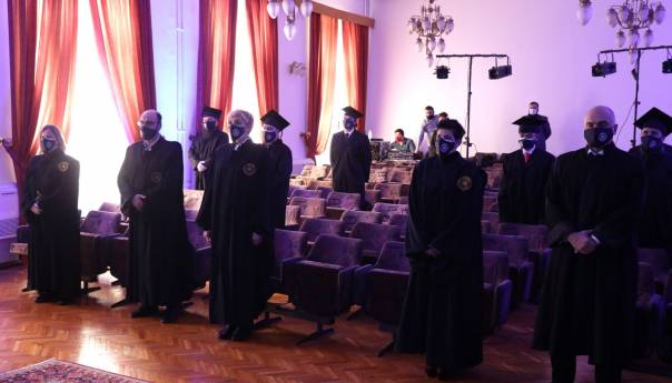 Univerzitet u Sarajevu promovirao 61 doktora nauka i umjetnosti
