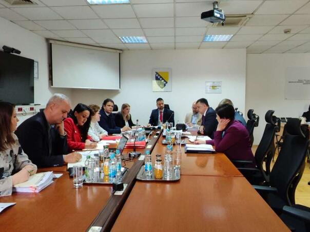 UO UIO razmatrao procedure za povrat PDV-a i angažovanje vanjske revizije UIO