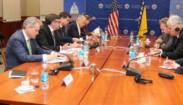 Uoči dolaska Palmera i Eichhorst: Udaljene pozicije oko Izbornog zakona