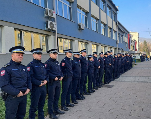 Uoči izricanja presude za ubistvo Radenka Bašića policija na ulicama RS