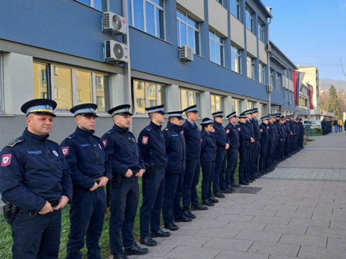 Uoči izricanja presude za ubistvo Radenka Bašića policija na ulicama RS