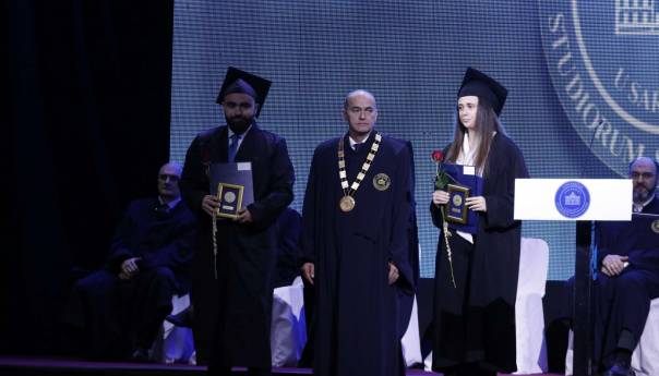 Upaljen alarm za sve bh. zvaničnike, promoviramo sve manje diplomanata i magistranata