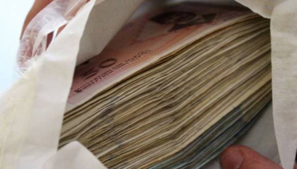 Uposlenica banke u KS krala novac od klijenata i iz trezora, otuđila 106.000 KM