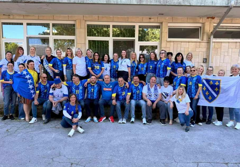 Uposlenici Kantonalne bolnice u Bihaću u dresovima Zmajeva poslali podršku