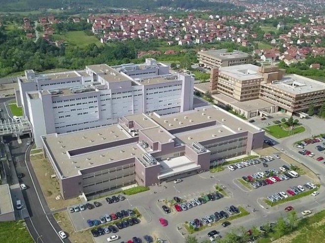 Uposlenici UKC RS danas prvi primaju rusku vakcinu