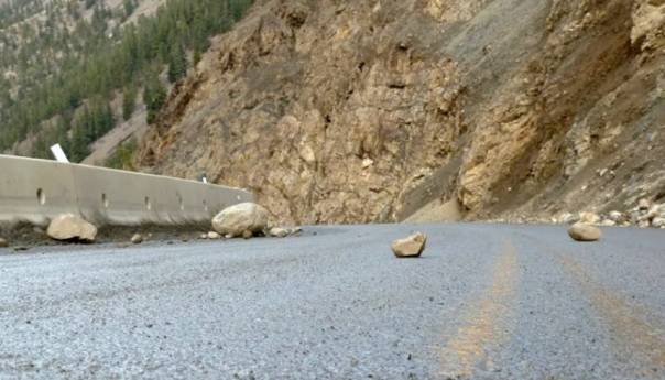 Upozorenje vozačima na učestale odrone na brojnim dionicama