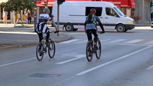 Upozorenje vozačima, u saobraćaju sve više motociklista i biciklista