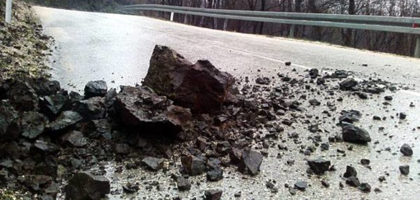 Upozorenje za vozače: Povećana opasnost od odrona