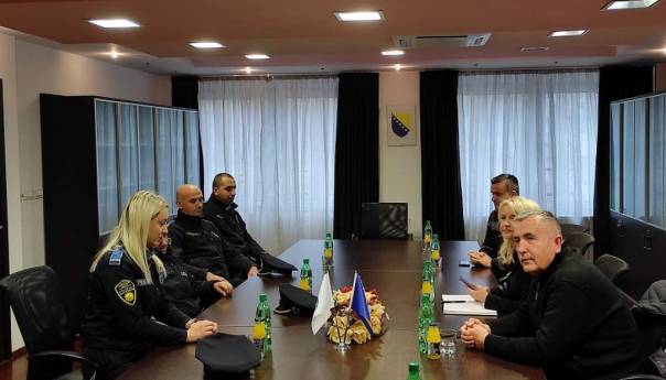 Upriličen prijem za policajce koji su spasili čovjeka iz Une