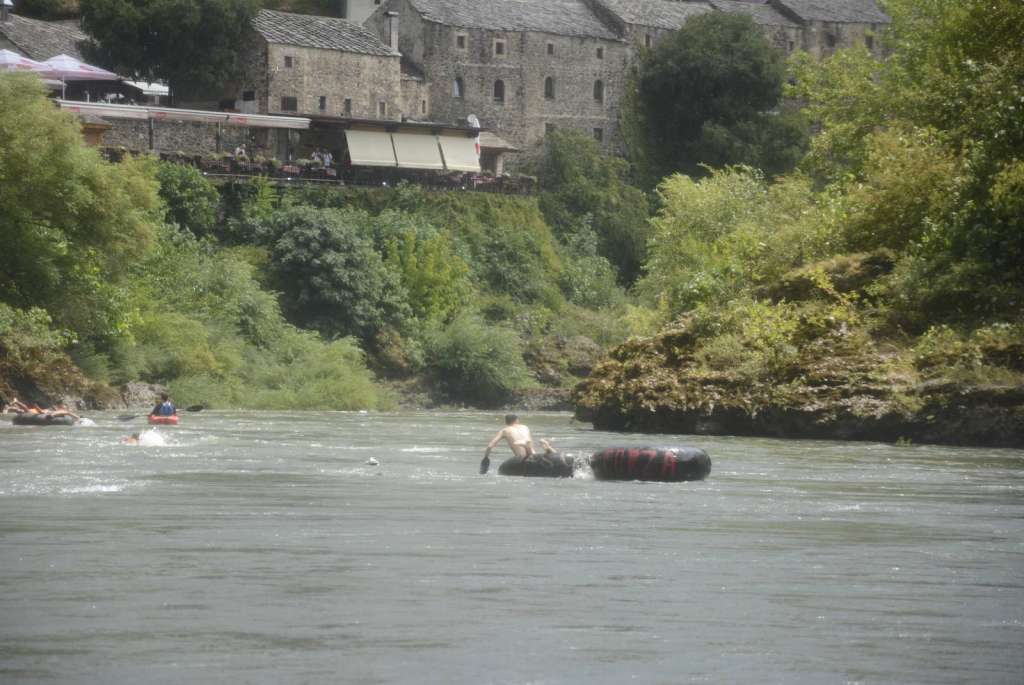 Uprkos kiši i vjetru održana čuvena 'Šlaufijada' na Neretvi