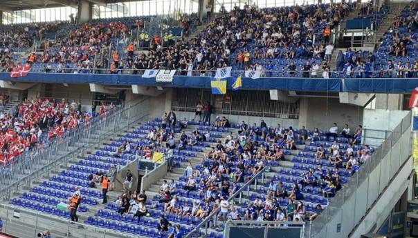 Uprkos porazu navijači aplauzom i pjesmom nagradili Zmajeve