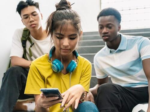 Uprkos rastu zapošljavanja, mladima u SAD-u i dalje teško do posla