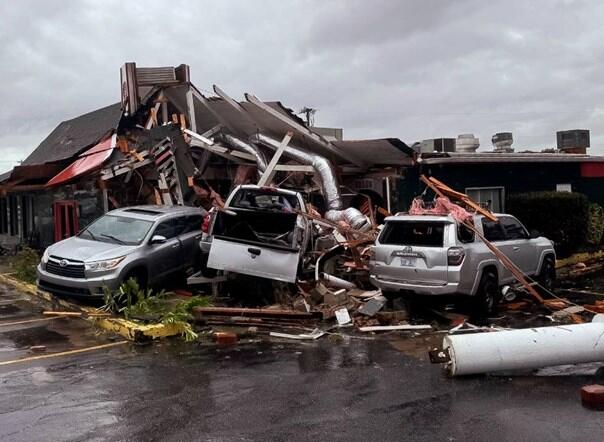 Uragan Helene opustošio SAD: Ljudi bez struje, uništene kuće, mostovi...