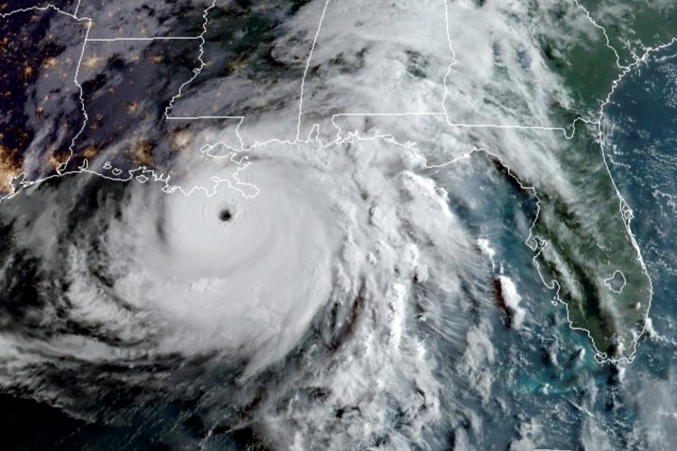 Uragan udario u obalu SAD-a, prati ga vjetar brzine veće od 250 km/h