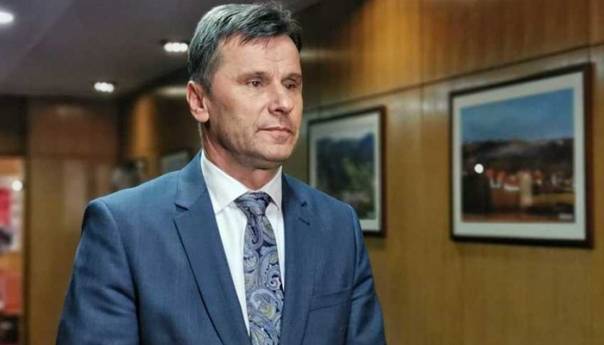 Ured federalnog premijera upozorava na lažnu Facebook stranicu "Fadil Novalić"