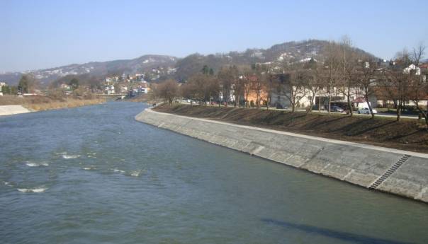 Uređenje desne obale rijeke Bosne nizvodno od izvedene regulacije u općini Zavidovići