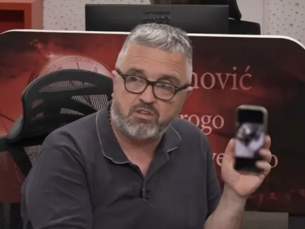 Gnusno: Urednik "Informera" pokazivao eksplicitne slike studentice u programu