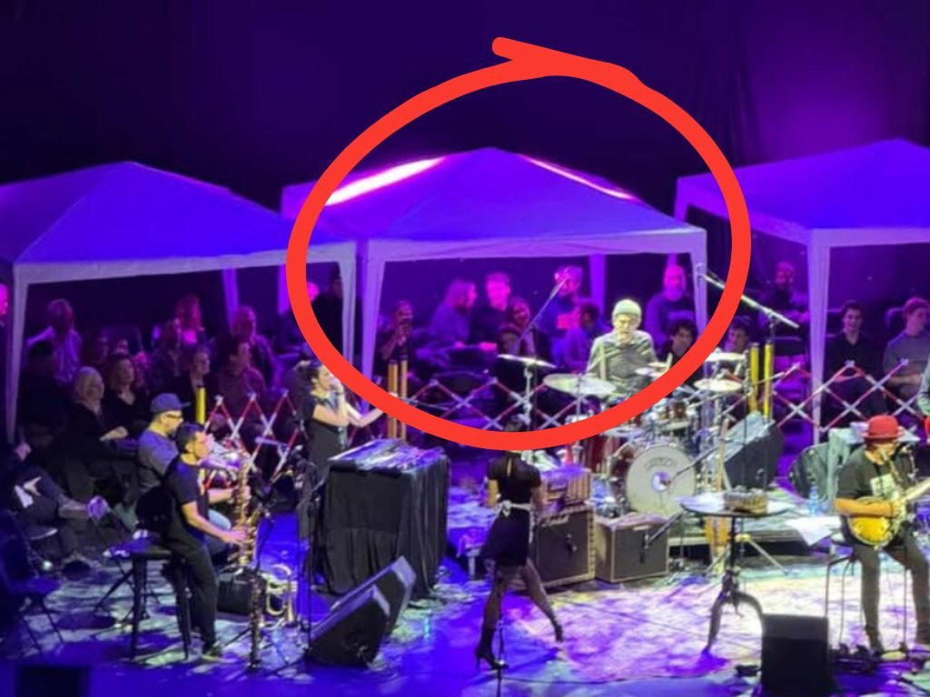 Urnebesno: Rambo Amadeus na bini razvio šatore za "Muzičare koji žele da sviraju"