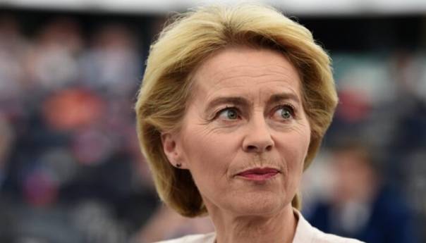 Ursula von der Leyen: Primila bih vakcinu AstraZenece bez razmišljanja