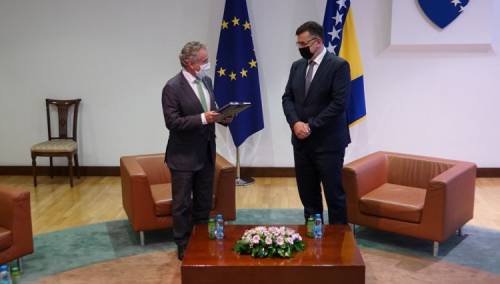 Uručen Izvještaj o napretku BiH, ograničen ekonomski napredak