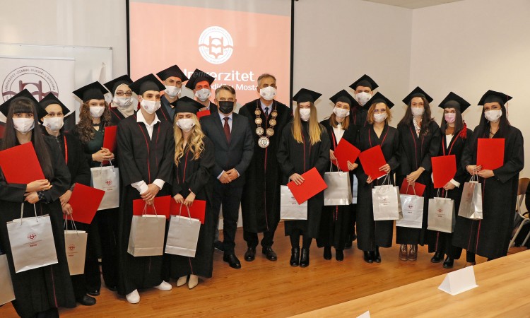 Uručene rektorove nagrade najboljim studentima mostarskog Univerziteta