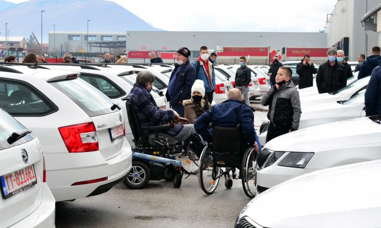 Uručeni ključevi automobila RVI 100 posto prve grupe