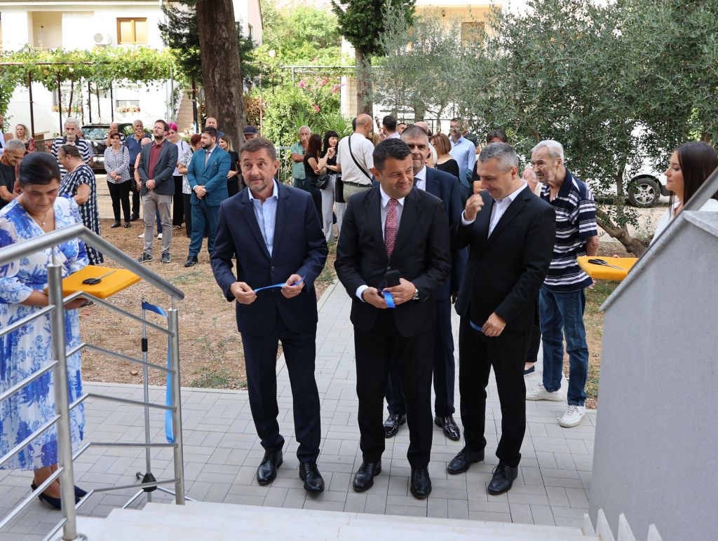 Uručeni ključevi novih stanova za 24 porodice u Mostaru