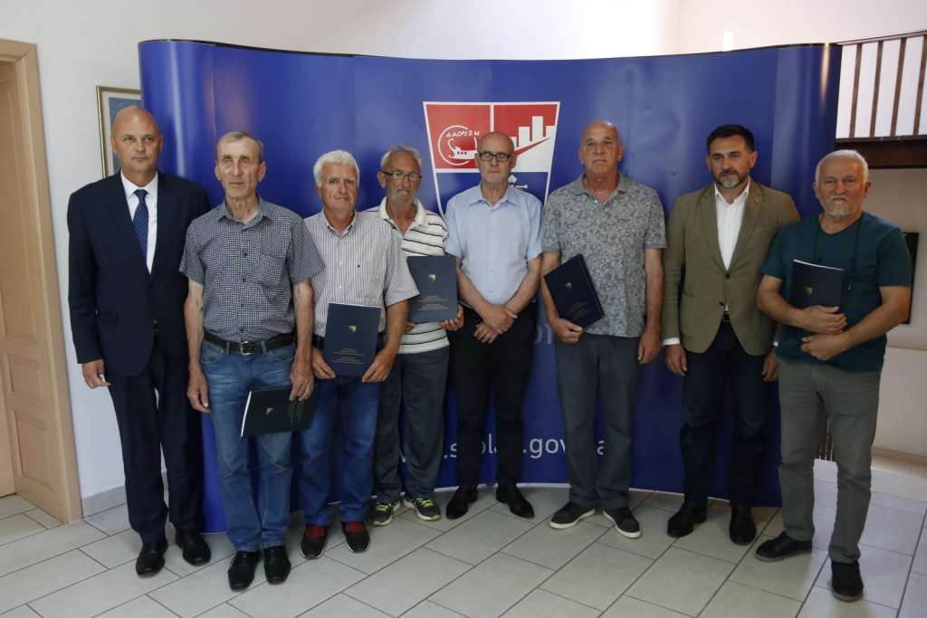 Uručeni ugovori o sanaciji pet stambenih jedinica oštećenih u zemljotresu u Stocu