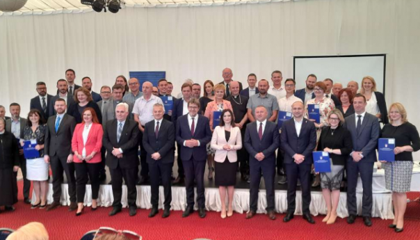 Uručeni ugovori prekogranične suradnje Hrvatska-Srbija