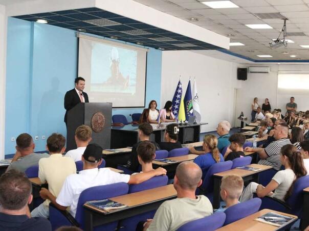 Uručeno 227 stipendija uspješnim učenicima i studentima za sportska postignuća