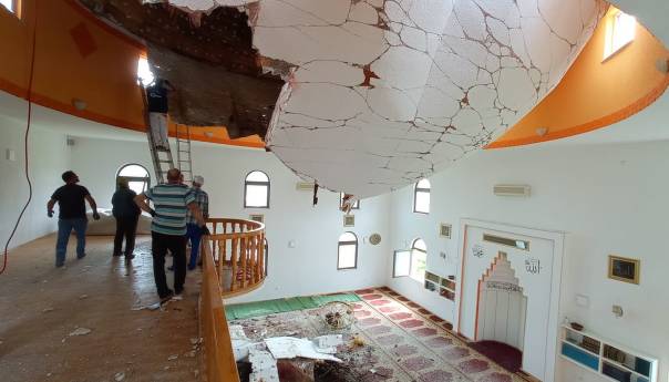 Urušila se kupola na Šehidskoj džamiji Sokolje u Sarajevu
