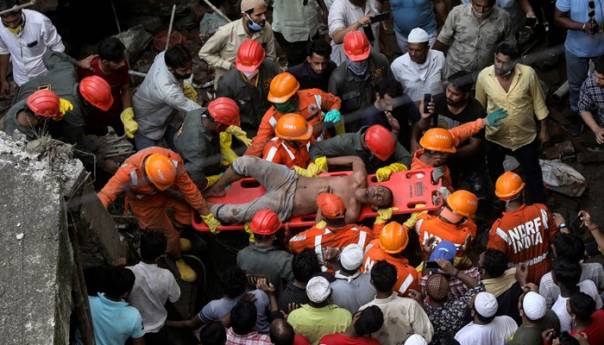 Urušila se zgrada u Mumbaiju, najmanje osmero mrtvih
