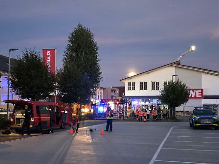 Urušio se krov supermarketa u Njemačkoj: Dvije osobe teško povrijeđene