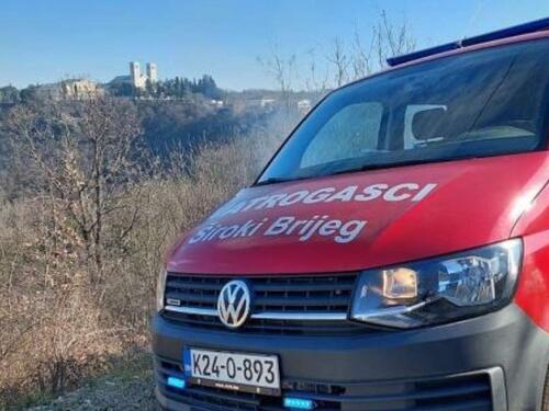 Urušio se pokrov prilikom gašenja požara, povrijeđen vatrogasac