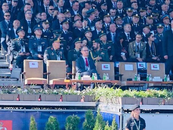 Usamljeni Đuro: Svi pričaju o fotografiji premijera Srbije sa vojne parade