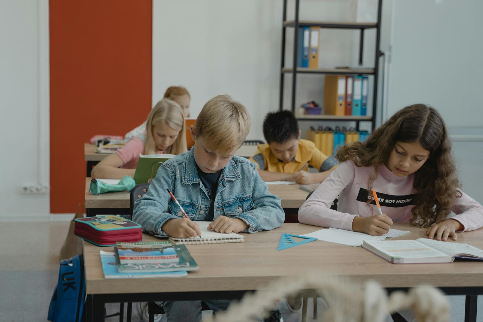 USK: Nabavka udžbenika i radnih svesaka/listova za učenike osnovnih škola