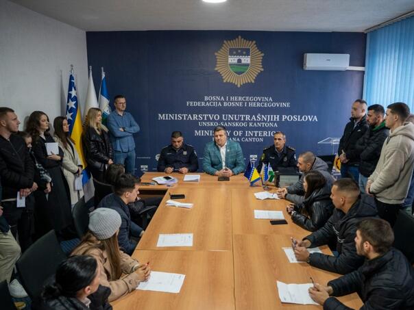 USK potpisao ugovore s novom generacijom policijskih službenika