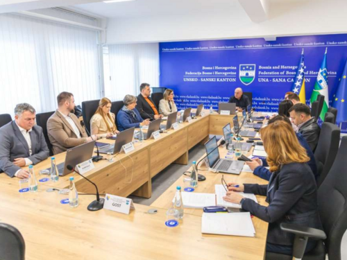 USK uvodi jedinstven sistem prava i dodataka na plaću za radnike u obrazovanju