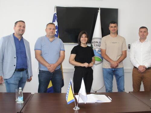 Uskoro ljepši i ugodniji ambijent življenja za stanovnike solitera u naselju Kolonija u Konjicu