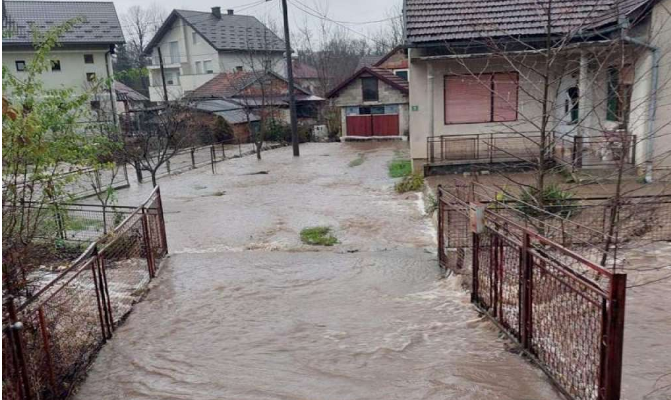 Uslijed obilnih padavina poplave u Bihaću, aktivirana klizišta, porast vodostaja Une